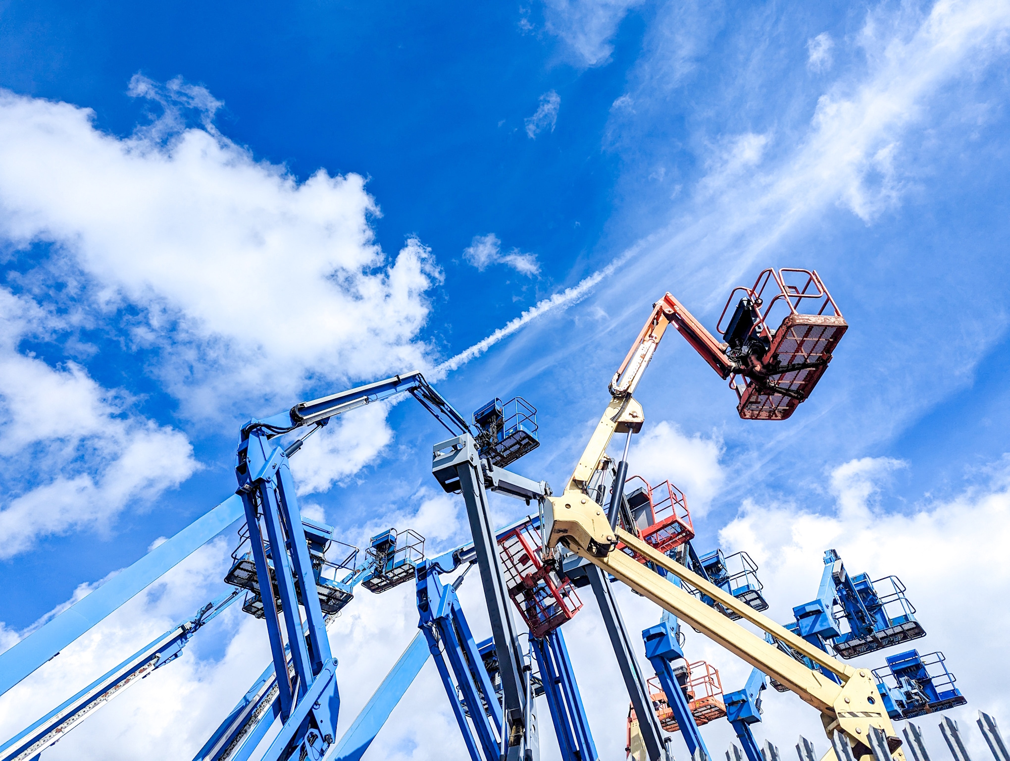 TLILIC0005 Licence to Operate a Boom-Type Elevating Work Platform (Boom Length 11 Metres or More)